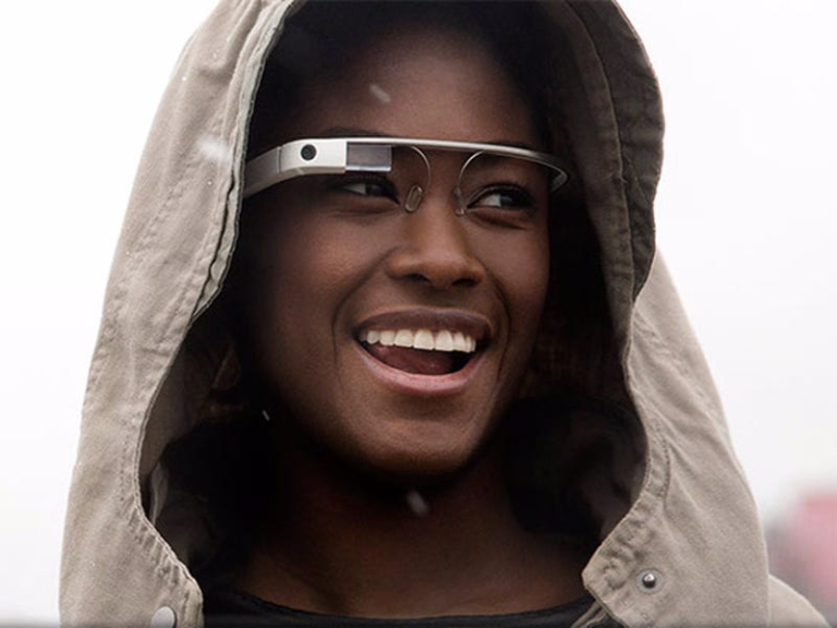 Google aposta em óculos inteligentes com Android XR e retoma projeto ambicioso