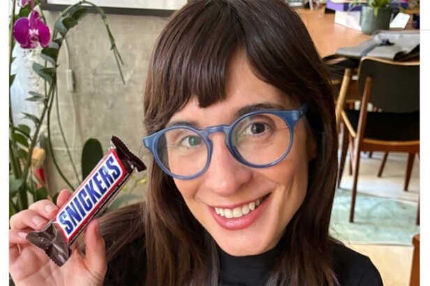 Snickers transforma gafe de Camila Fremder em oportunidade de marketing