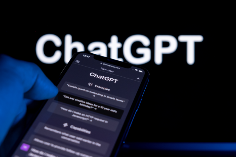 ChatGPT se aproxima de 700 milhões de usuários ativos por semana, diz OpenAI